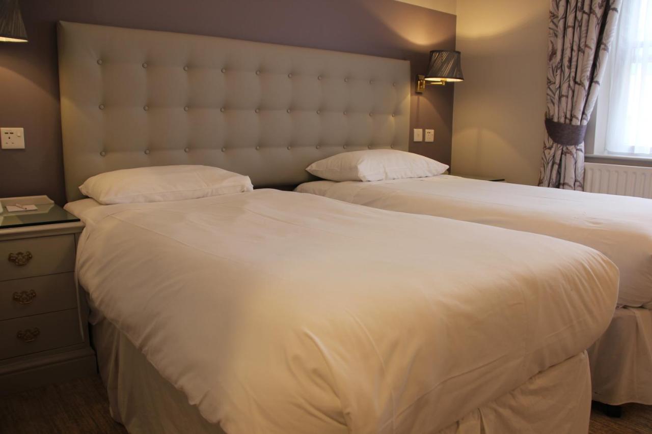 Centennial Hotel Cambridge  Bagian luar foto