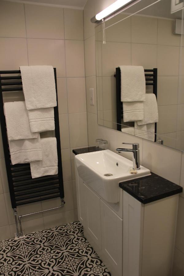 Centennial Hotel Cambridge  Bagian luar foto
