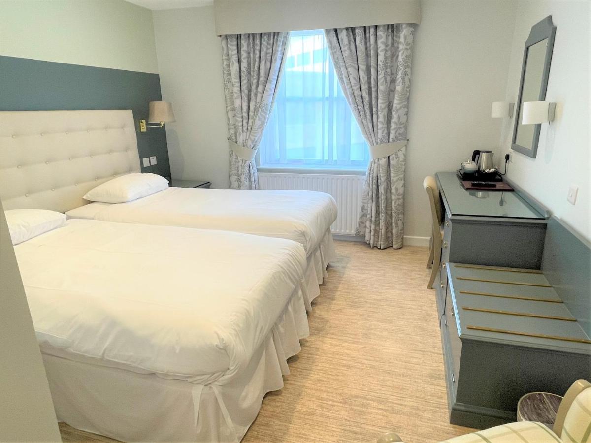 Centennial Hotel Cambridge  Bagian luar foto