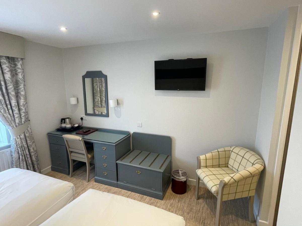 Centennial Hotel Cambridge  Bagian luar foto