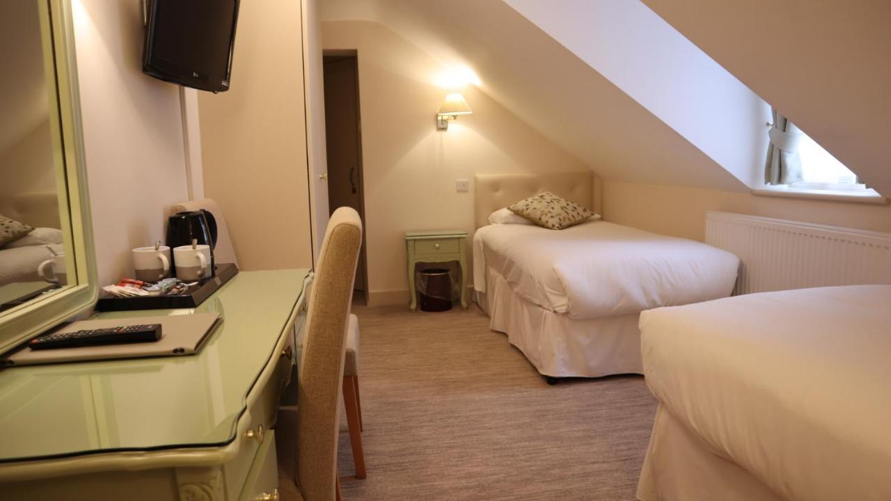 Centennial Hotel Cambridge  Bagian luar foto