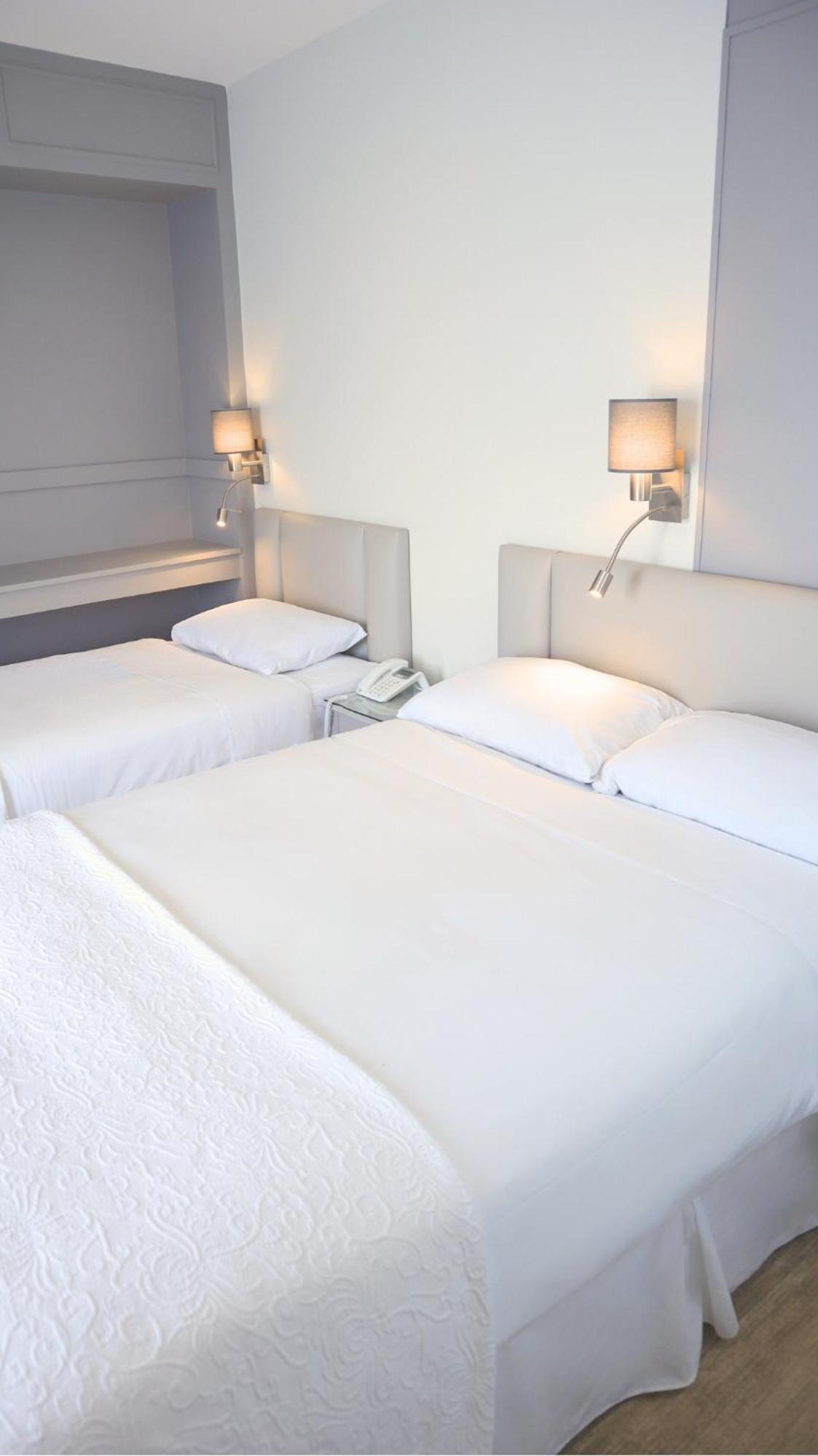 Centennial Hotel Cambridge  Bagian luar foto