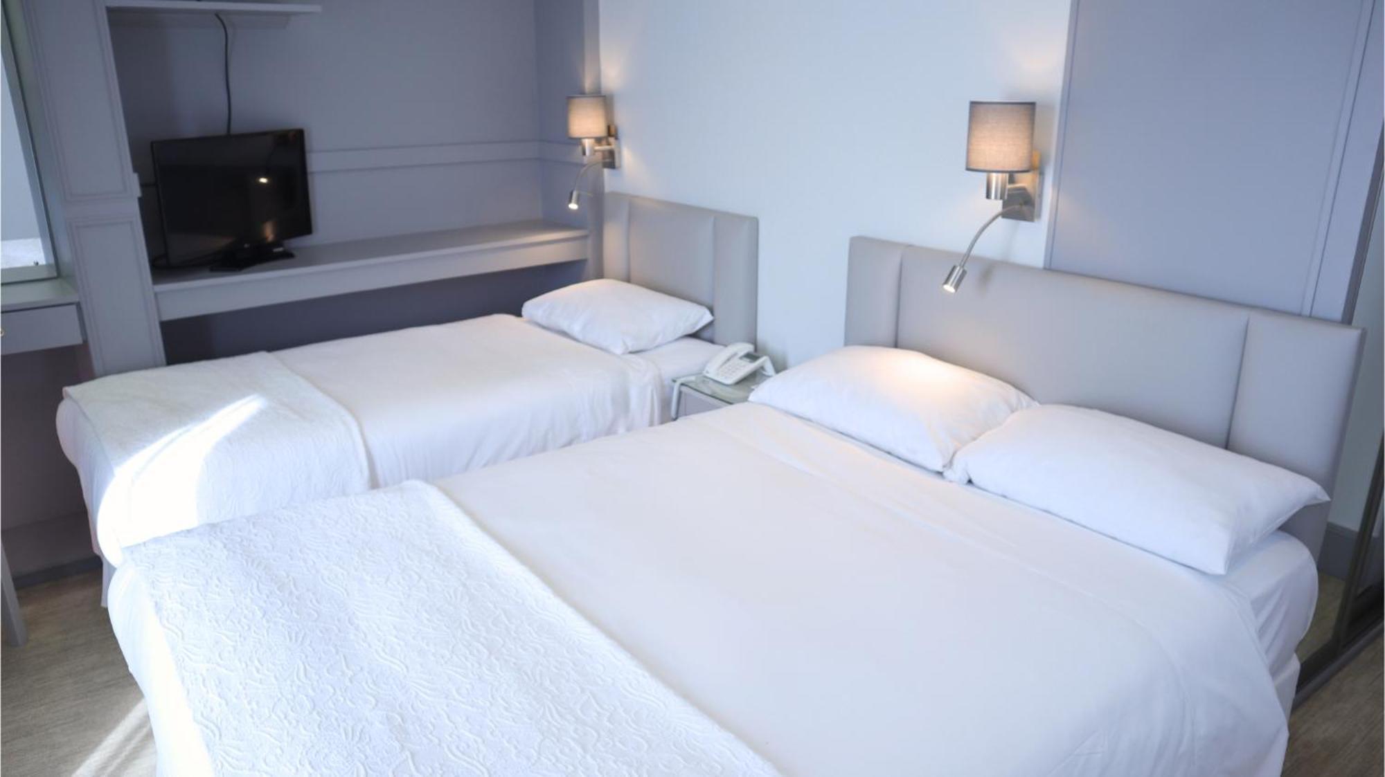 Centennial Hotel Cambridge  Bagian luar foto