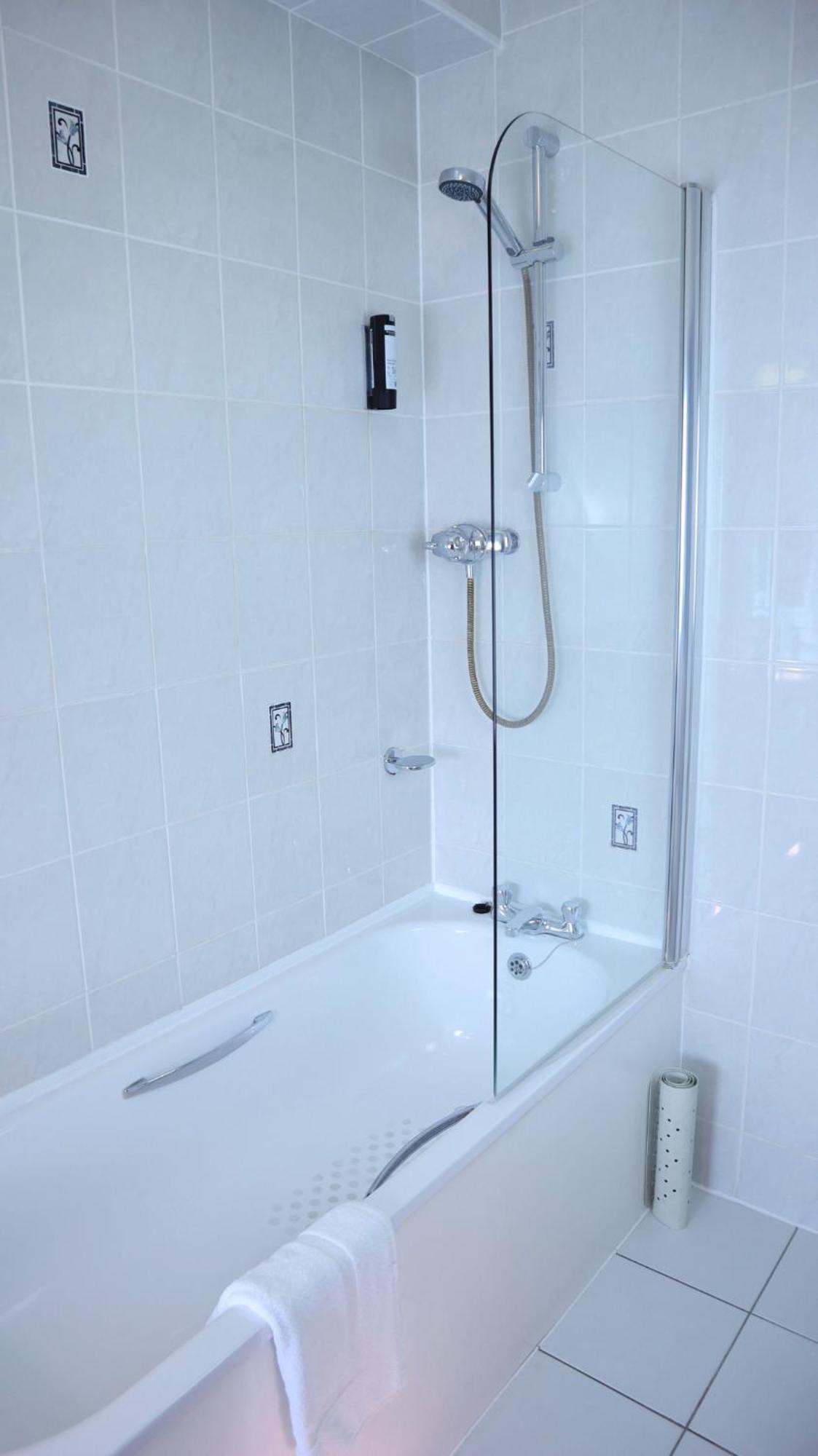Centennial Hotel Cambridge  Bagian luar foto